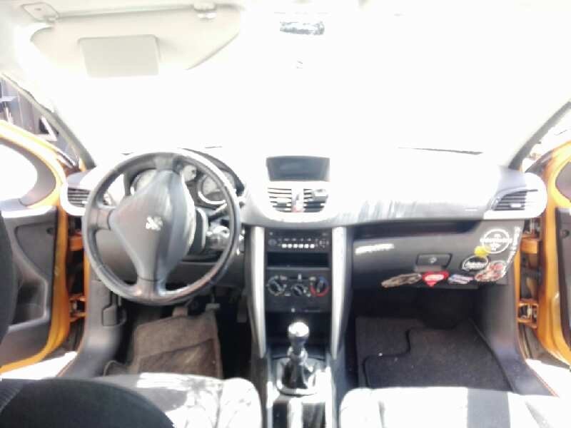 peugeot 207 del año 2006