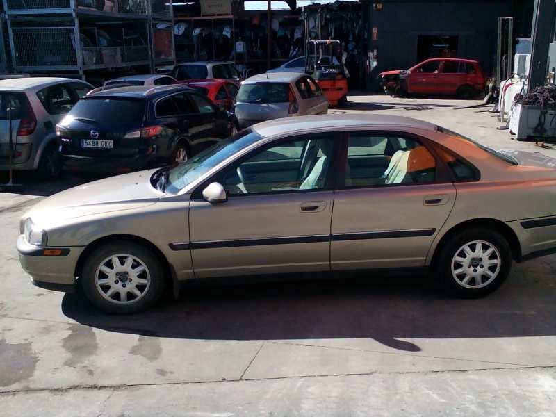 volvo s80 berlina del año 2002