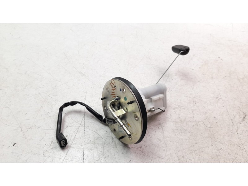 Recambio de bomba combustible para honda cb 650r referencia OEM IAM UCT35HU67  