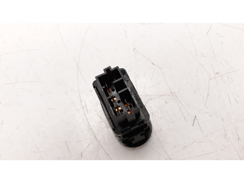 Recambio de mando elevalunas delantero derecho para citroen c3 1.4 referencia OEM IAM 96605364XT  