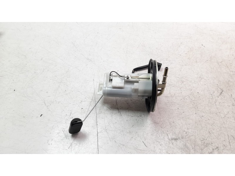 Recambio de bomba combustible para honda cb 650r referencia OEM IAM UCT35HU67  