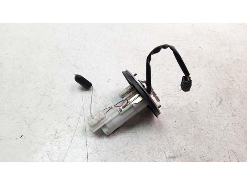 Recambio de bomba combustible para honda cb 650r referencia OEM IAM UCT35HU67  