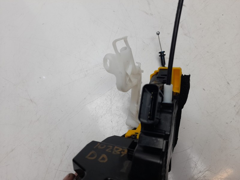 Recambio de cerradura puerta delantera derecha para kia cee´d 1.4 crdi cat referencia OEM IAM 81320A2310  