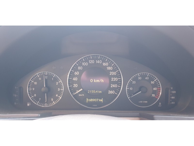 mercedes-benz clase e (w211) berlina del año 2002