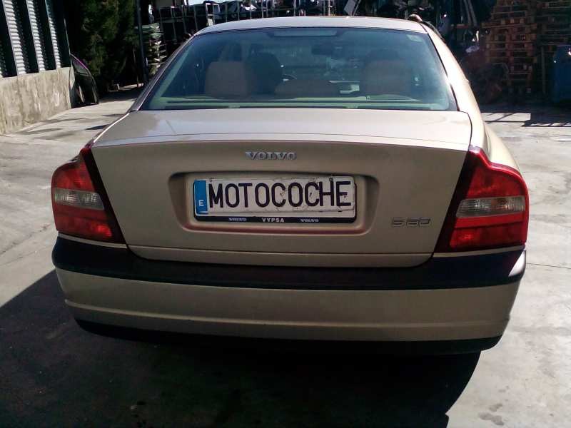 volvo s80 berlina del año 2002