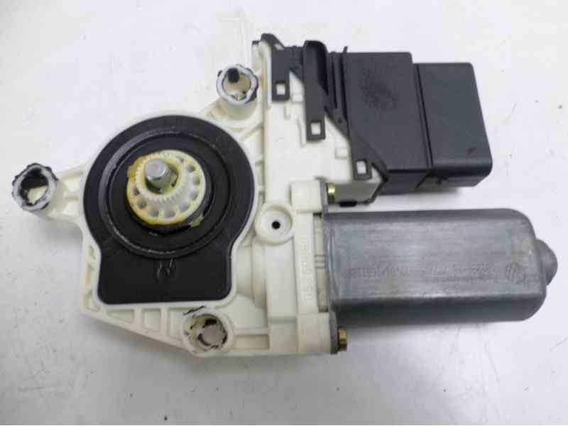 Recambio de motor elevalunas trasero derecho para volkswagen golf iv berlina (1j1) básico referencia OEM IAM 1J4959812C  