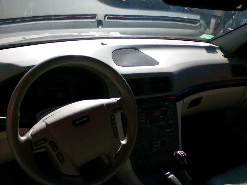 volvo s80 berlina del año 2002