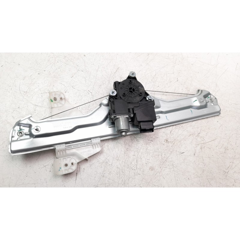 Recambio de elevalunas delantero izquierdo para kia sportage 1.6 gdi cat referencia OEM IAM 82450R2010  
