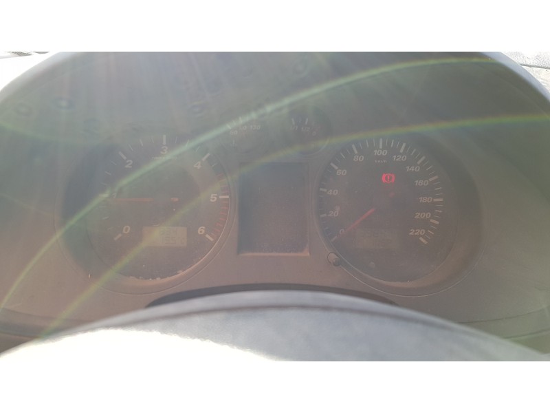 seat ibiza (6l1) del año 2004