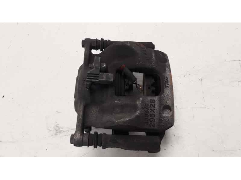 Recambio de pinza de freno delantera derecha para mercedes-benz clase cla (w117) cla 200 cdi (117.308) referencia OEM IAM 000421