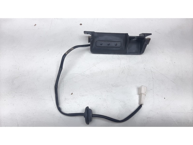 Recambio de maneta exterior porton para ssangyong korando 2.2 td cat referencia OEM IAM 672950  