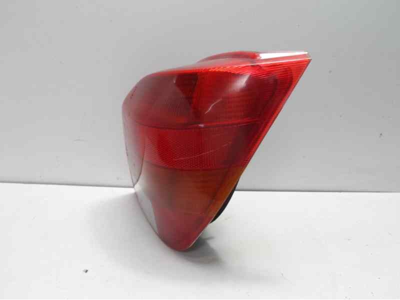 Recambio de piloto trasero derecho para ford fiesta berl./courier si referencia OEM IAM 7070864 16310322 