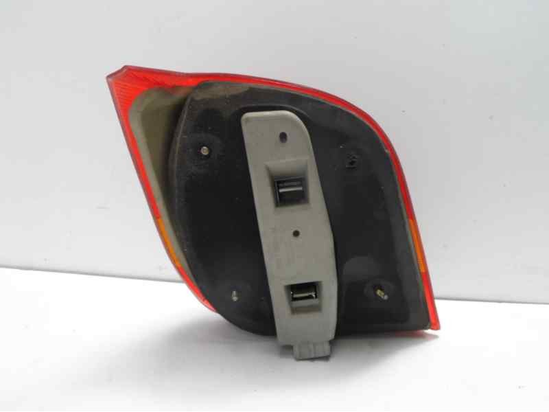 Recambio de piloto trasero derecho para ford fiesta berl./courier si referencia OEM IAM 7070864 16310322 