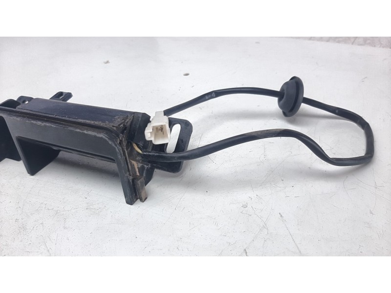Recambio de maneta exterior porton para ssangyong korando 2.2 td cat referencia OEM IAM 672950  