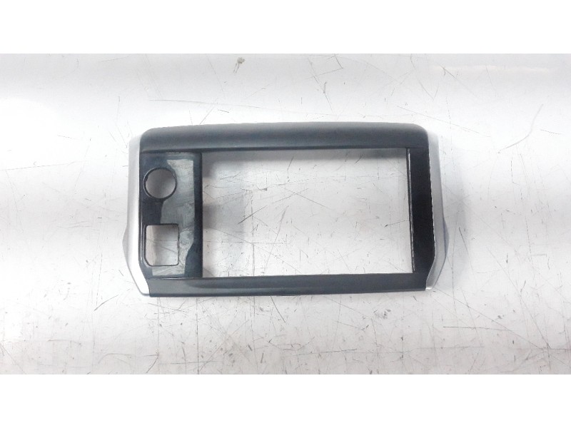 Recambio de moldura para peugeot 2008 (--.2013) 1.6 blue-hdi fap referencia OEM IAM 9673861377  