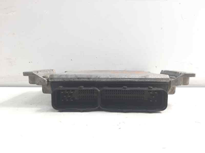 Recambio de centralita motor uce para fiat stilo (192) 1.9 jtd cat referencia OEM IAM 0281011553  