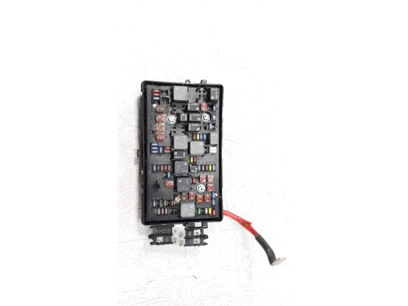 Recambio de caja reles / fusibles para opel insignia berlina 1.6 cdti dpf referencia OEM IAM 13343479 529050199 