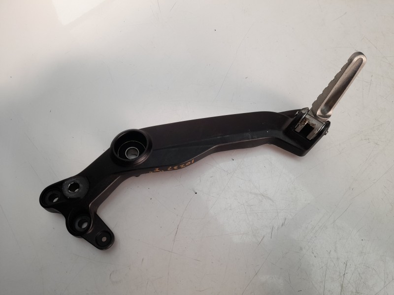 Recambio de estribo para ducati scrambler 1100 scrambler 1100 referencia OEM IAM 2831A  