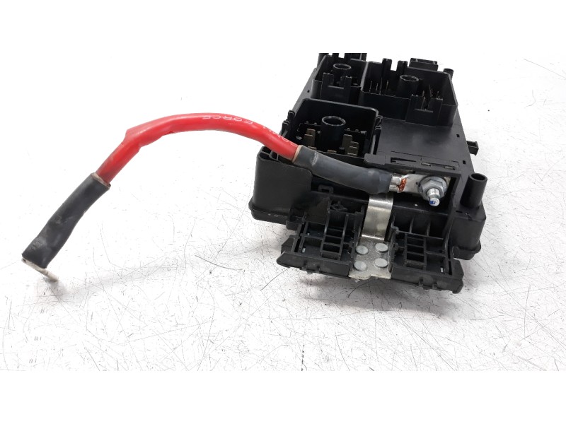Recambio de caja reles / fusibles para opel insignia berlina 1.6 cdti dpf referencia OEM IAM 13343479 529050199 