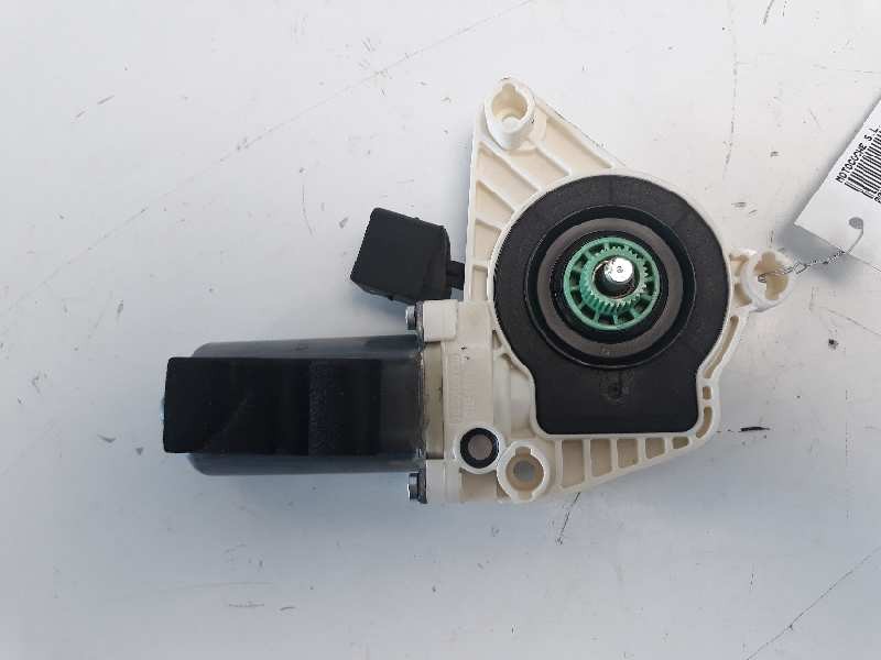 Recambio de motor elevalunas trasero derecho para mercedes-benz clase cla (w117) cla 200 cdi (117.308) referencia OEM IAM A55383