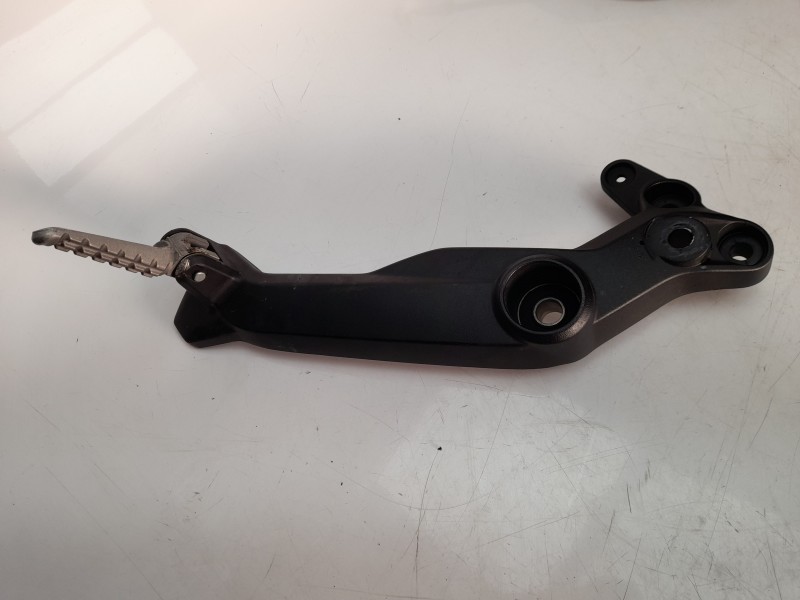 Recambio de estribo para ducati scrambler 1100 scrambler 1100 referencia OEM IAM 2831A  