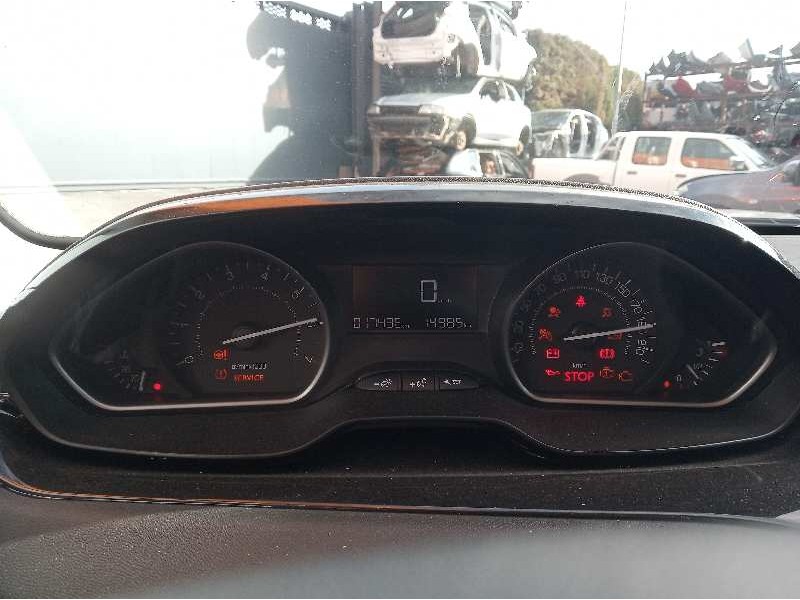 Recambio de cuadro instrumentos para peugeot 208 style referencia OEM IAM 9813848000  