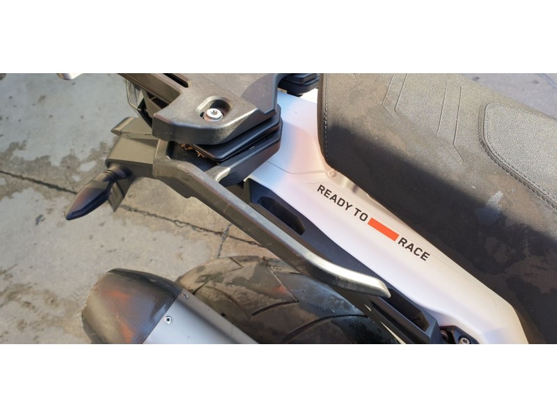 Recambio de agarradera trasera para ktm 1290 super adventure wh 1290 super adventure wh referencia OEM IAM 61912009000  