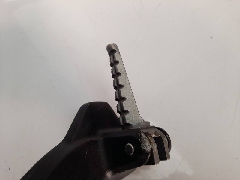 Recambio de estribo para ducati scrambler 1100 scrambler 1100 referencia OEM IAM 2831A  