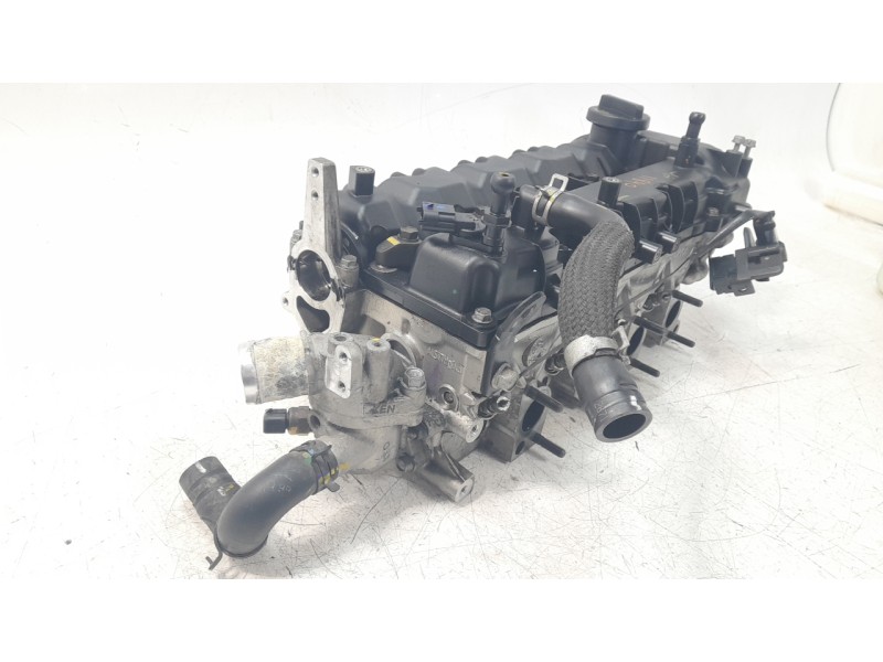 Recambio de culata para hyundai tucson classic blue referencia OEM IAM 221102A260  