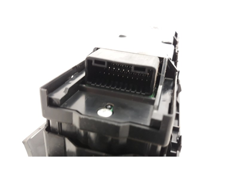 Recambio de mando elevalunas delantero izquierdo para lexus is 2.5 16v cat (híbrido) referencia OEM IAM 8404053230  
