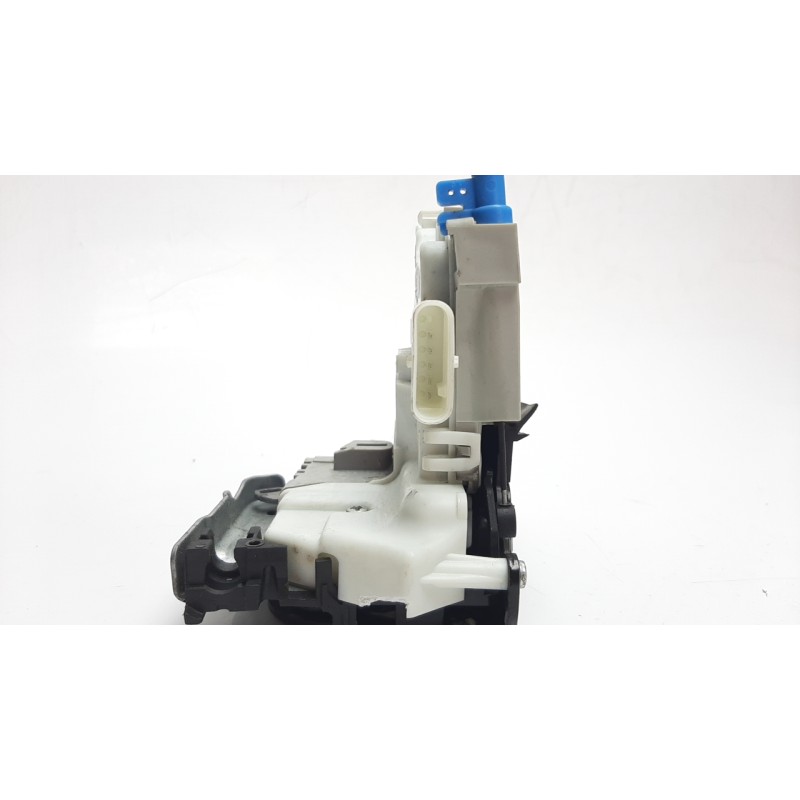 Recambio de cerradura puerta delantera derecha para audi a3 (8vk) 1.5 16v tsi act referencia OEM IAM 8X1837016C  EZCAU108