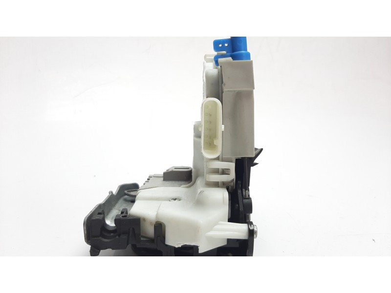 Recambio de cerradura puerta delantera derecha para audi a3 (8vk) 1.5 16v tsi act referencia OEM IAM 8X1837016C  EZCAU108