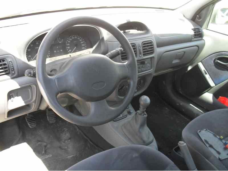 renault clio ii fase i (b/cbo) del año 2001