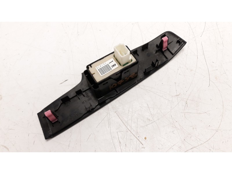 Recambio de mando elevalunas trasero izquierdo para lexus is 2.5 16v cat (híbrido) referencia OEM IAM 8481030192  