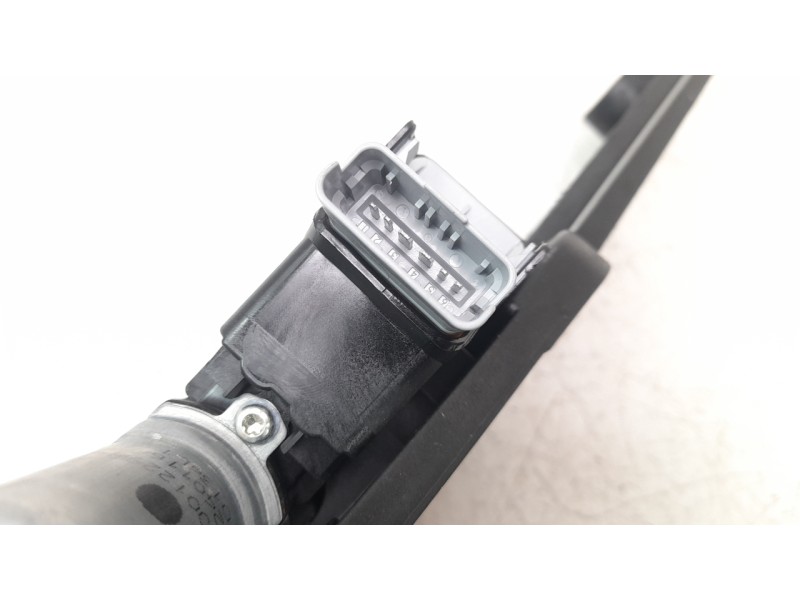 Recambio de elevalunas delantero izquierdo para peugeot 208 (p2) active referencia OEM IAM 9829043680  