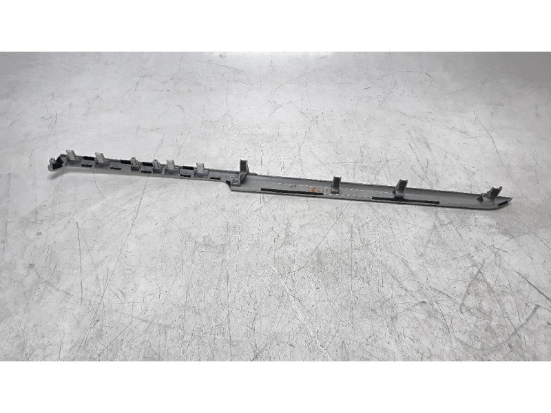 Recambio de moldura para mazda 3 lim. () 2.2 turbodiesel cat referencia OEM IAM BHN155256  
