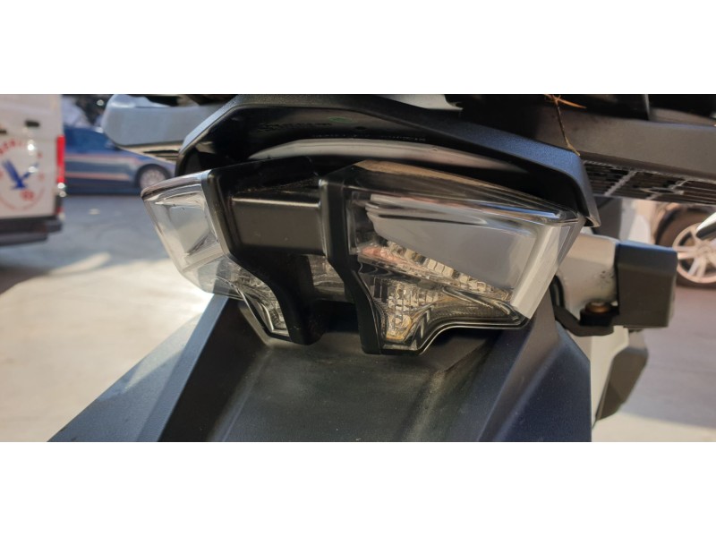 Recambio de piloto trasero central para ktm 1290 super adventure wh 1290 super adventure wh referencia OEM IAM   