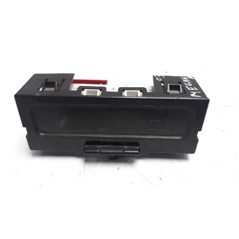 Recambio de pantalla multifuncion para renault megane ii berlina 5p confort dynamique referencia OEM IAM 8200107839  
