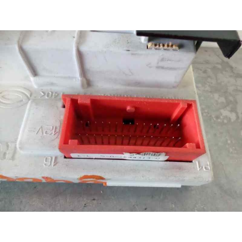 Recambio de pantalla multifuncion para renault megane ii berlina 5p confort dynamique referencia OEM IAM 8200107839  