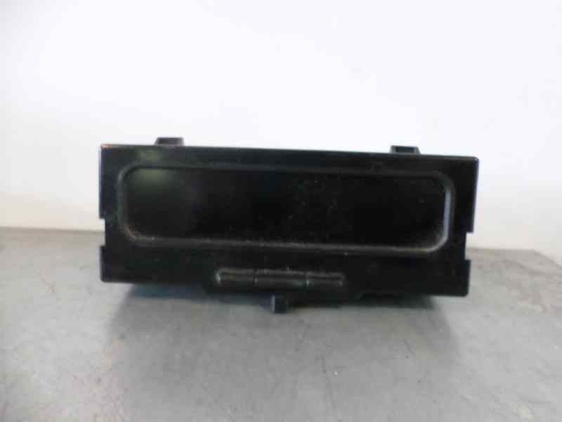 Recambio de pantalla multifuncion para renault megane ii berlina 5p confort dynamique referencia OEM IAM 8200107839  