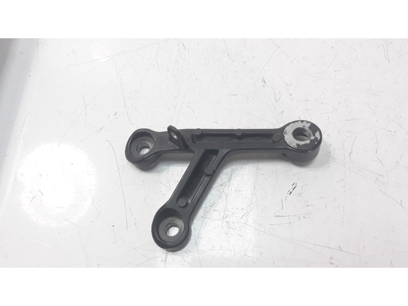 Recambio de soporte motor derecho para honda cbr 650r referencia OEM IAM 50211MKND50ZA  
