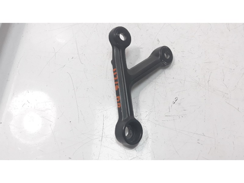 Recambio de soporte motor derecho para honda cbr 650r referencia OEM IAM 50211MKND50ZA  