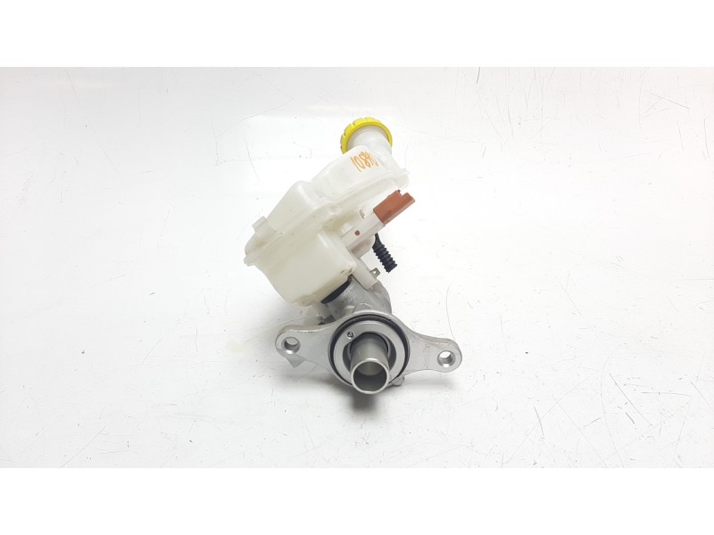 Recambio de bomba freno para peugeot 208 1.2 12v e-thp referencia OEM IAM 4601R9  