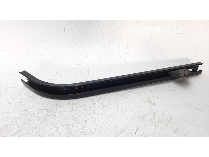Recambio de soporte / guia puerta corredera para citroen berlingo station wagon 1.6 16v hdi fap referencia OEM IAM 9684585580  