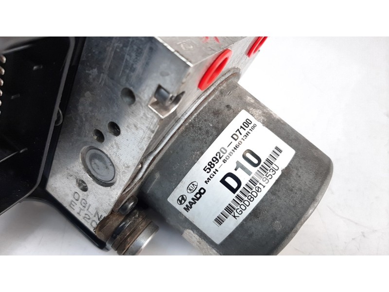 Recambio de abs para hyundai tucson classic blue referencia OEM IAM 58920D7100  