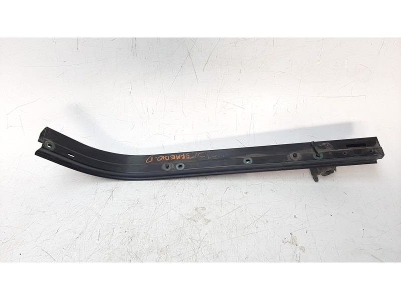 Recambio de soporte / guia puerta corredera para citroen berlingo station wagon 1.6 16v hdi fap referencia OEM IAM 9684585580  
