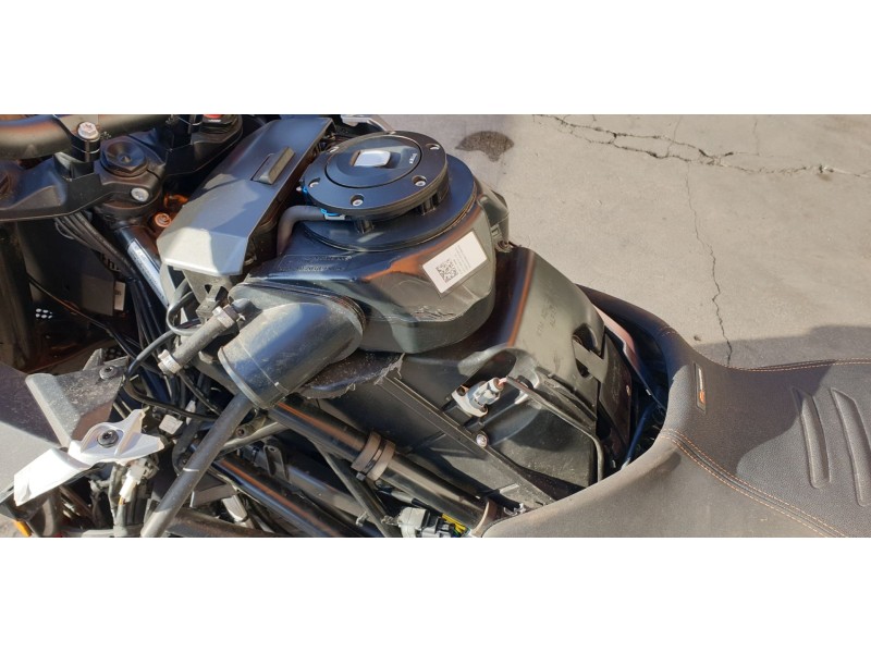 Recambio de deposito combustible para ktm 1290 super adventure wh 1290 super adventure wh referencia OEM IAM 61907013025  