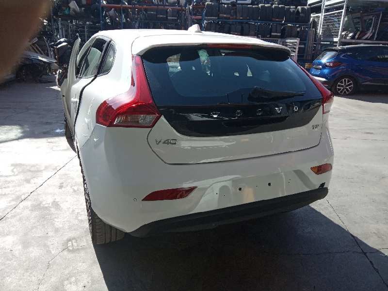 volvo v40 del año 2018