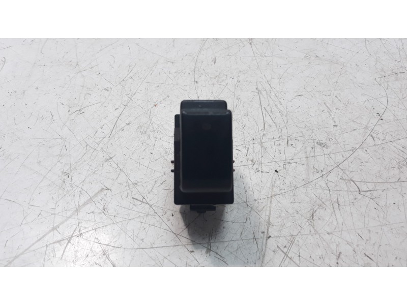 Recambio de mando elevalunas delantero derecho para toyota corolla verso (r1) 1.8 16v cat referencia OEM IAM 848100F010  