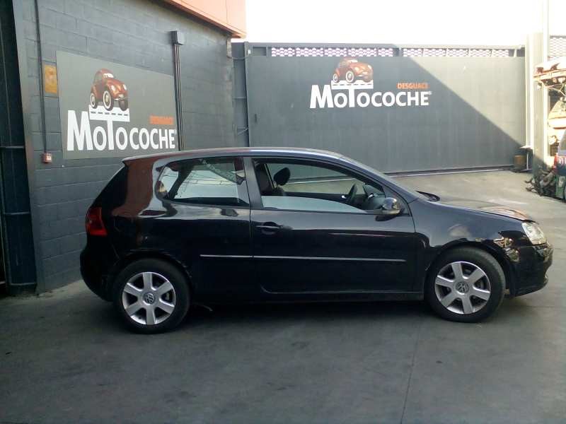 volkswagen golf v berlina (1k1) del año 2004